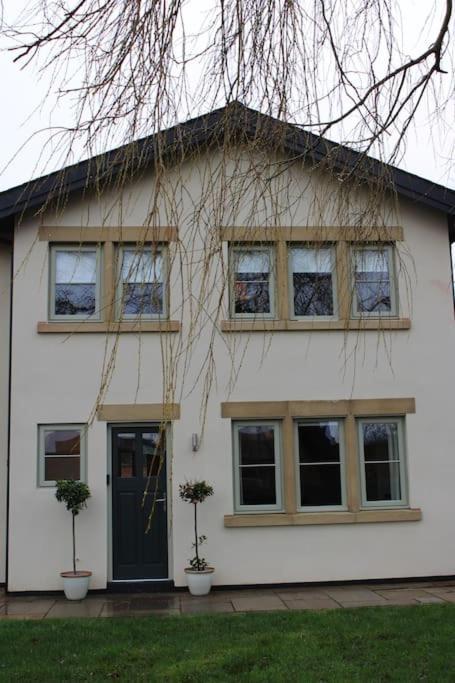 Woodland Retreat In Lytham. Villa Lytham St Annes Buitenkant foto